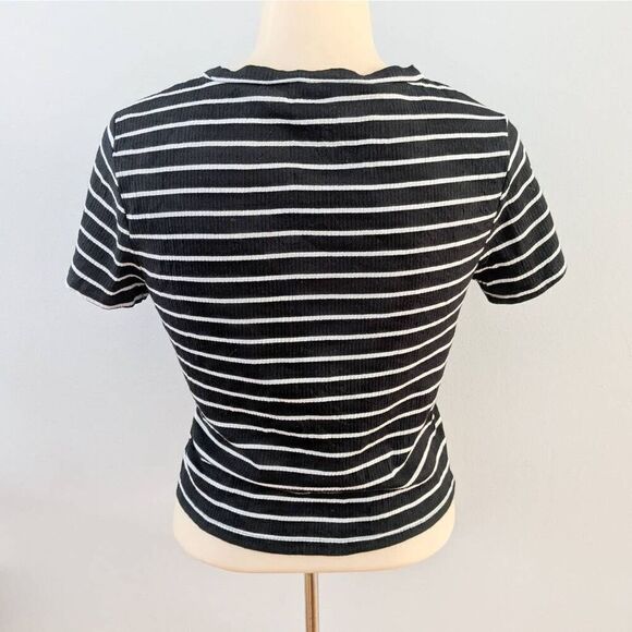 Divided H&M Black and White Striped Cropped Tee - Picture 2 of 3
